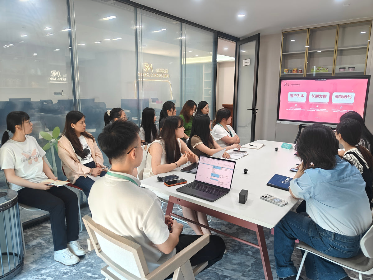 ELOV team at the 139th Canton Fair